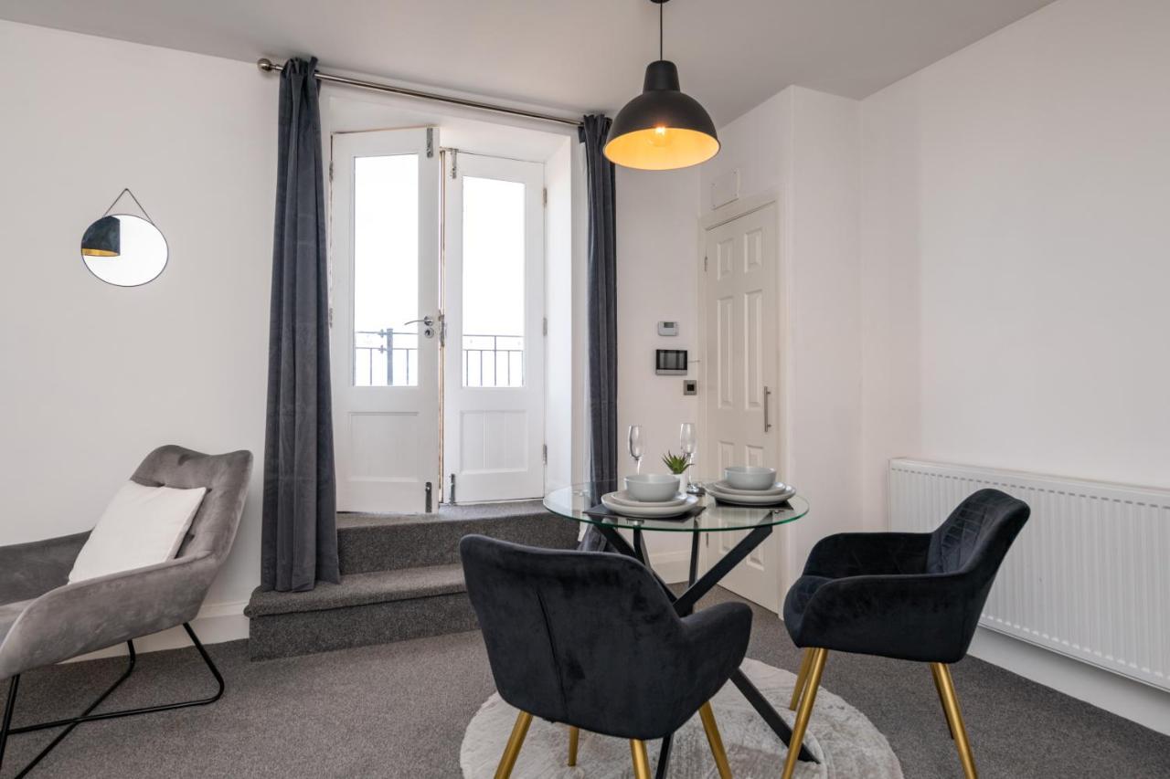 The Croston Balcony Apartment- Morecambe Central Promenade, Beach Front And Sea Views Kültér fotó