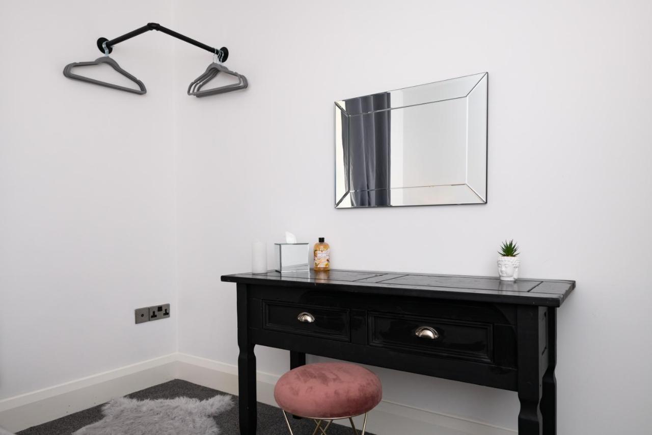 The Croston Balcony Apartment- Morecambe Central Promenade, Beach Front And Sea Views Kültér fotó