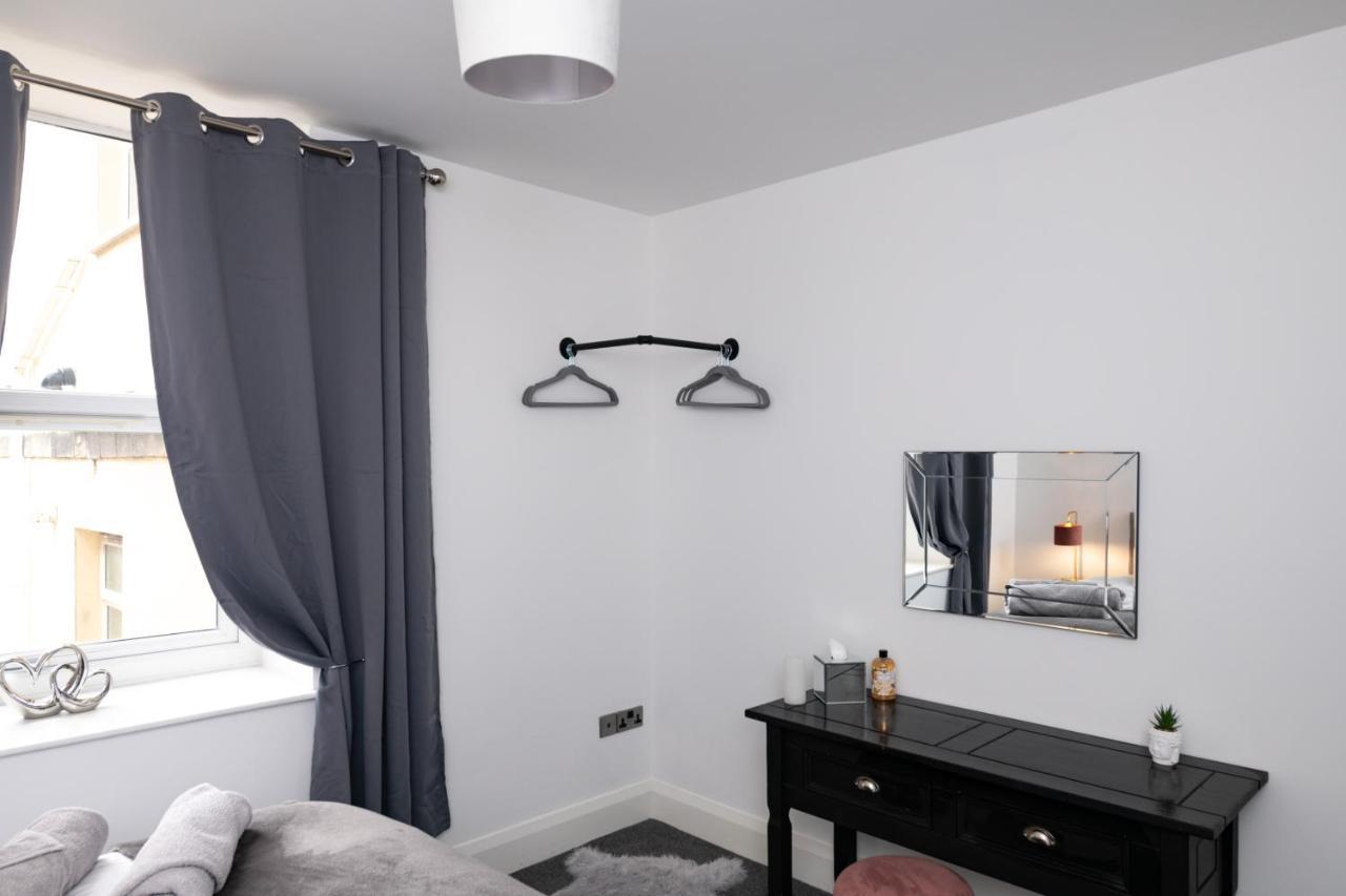 The Croston Balcony Apartment- Morecambe Central Promenade, Beach Front And Sea Views Kültér fotó