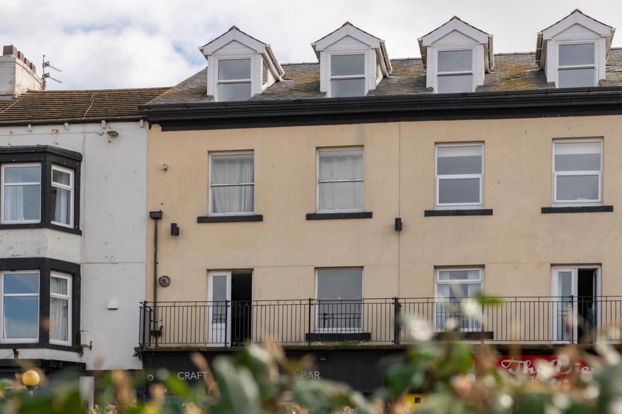 The Croston Balcony Apartment- Morecambe Central Promenade, Beach Front And Sea Views Kültér fotó